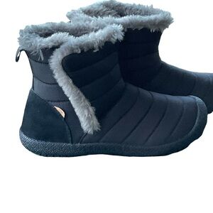 LAMO‎ NWT Weather-Resistant Alina Bootie - Size 8